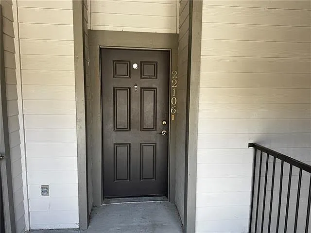 2 bed, 2.0 bath, 1201 sqft, $1,525 — Photo 3