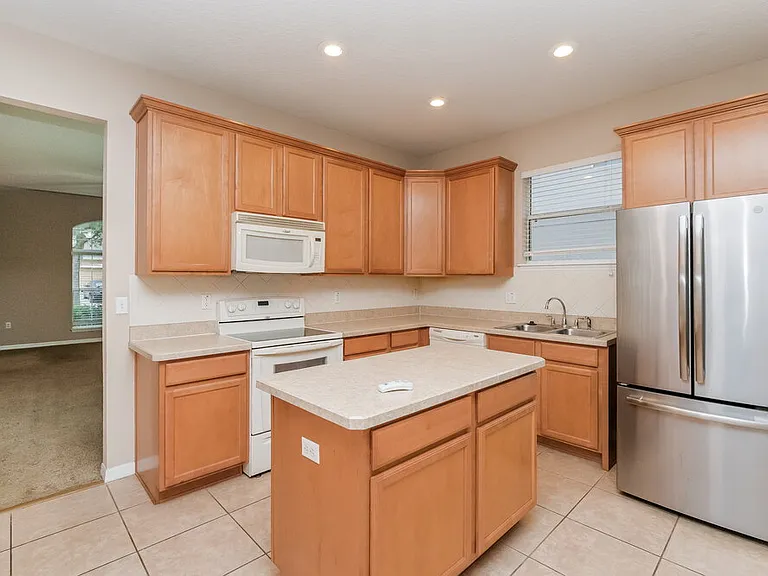 12130 Infinity Dr — Photo 8