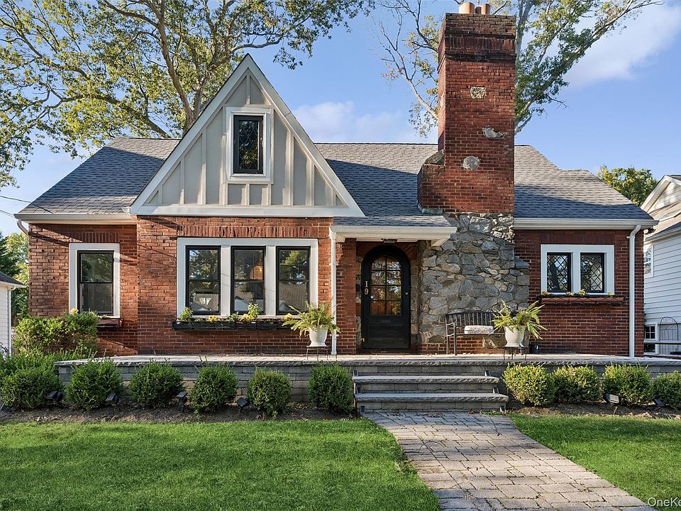 1st image of 19 Margaret Blvd