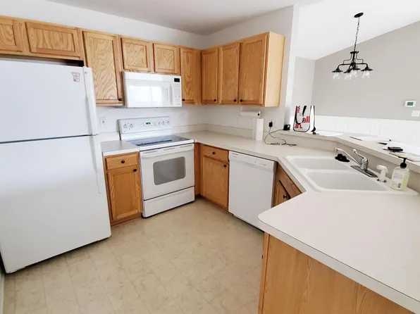 6208 Chesapeake Cir #71, Walled Lake, MI 48390
