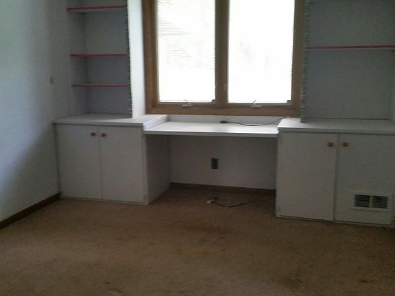 5th image of 4545 Central St