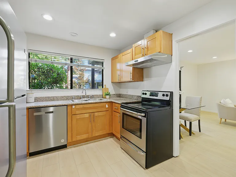 4033 Ralston Cmn — Photo 18