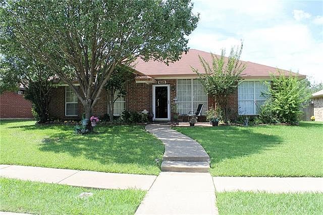 1st image of 2605 Boardwalk Dr