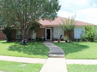 2605 Boardwalk Dr, Mesquite, TX 75181