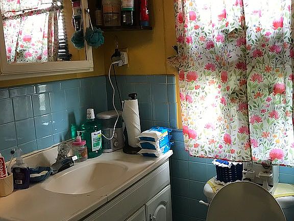 2nd Floor Bathroom