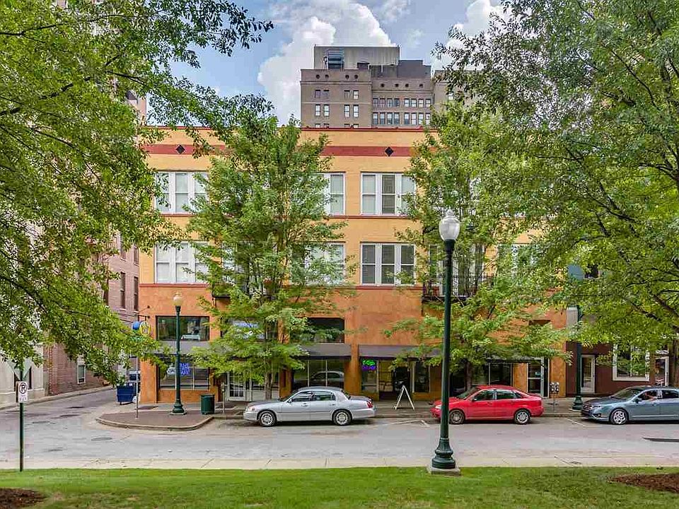 1st image of 107 S Court Sq #202