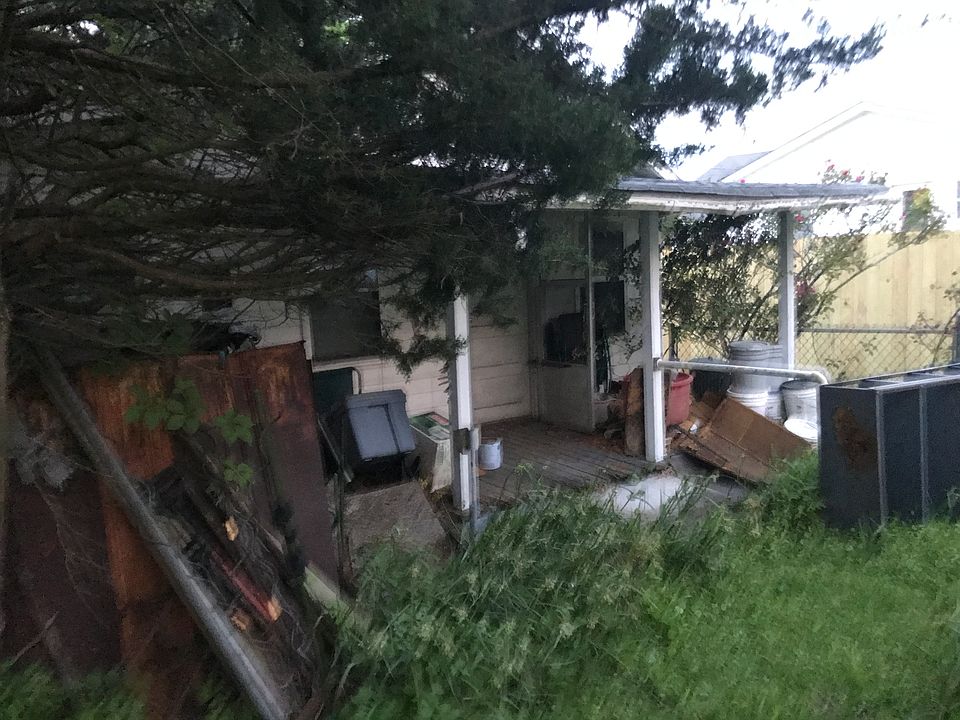 1st image of 805 1/2 Bay St