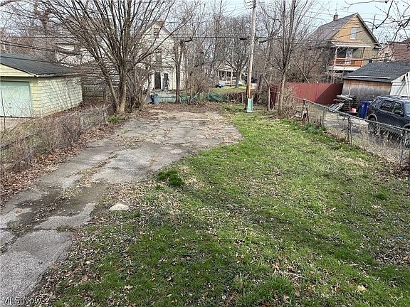 2nd image of 10001 Lamontier Ave