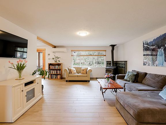 2nd image of 20952 Desert Woods Dr