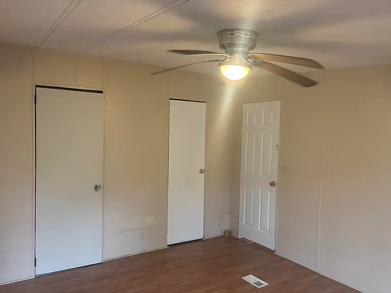 206 Tropicaire St — Photo 8