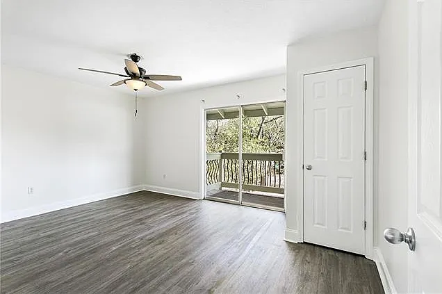 402 Coffee St #D — Photo 12