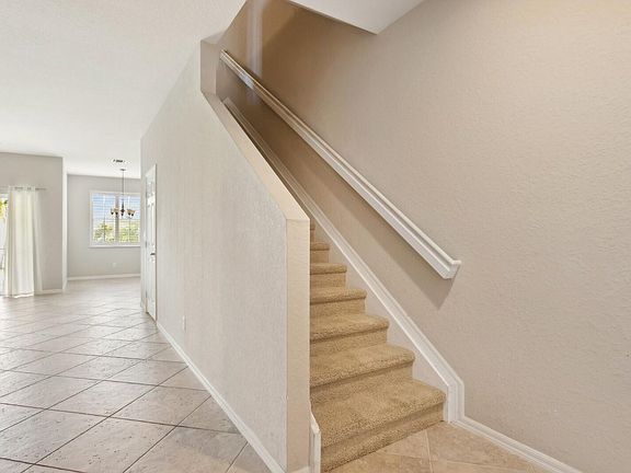 5th image of 1561 SE Wilshire Place #102