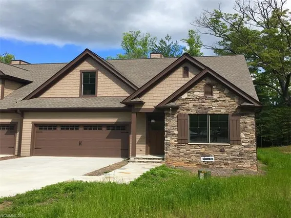 38 Meadow Village Ln, Asheville, NC 28803