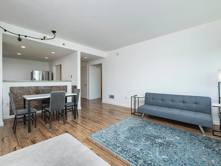 1 Mandalay Pl #905 — Photo 8