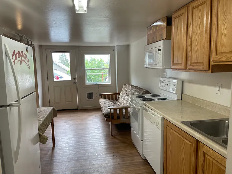 810 NE Michigan St #A — Photo 16