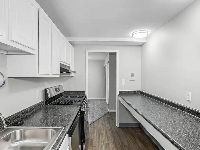 Thurber Square Apartments — Photo 12