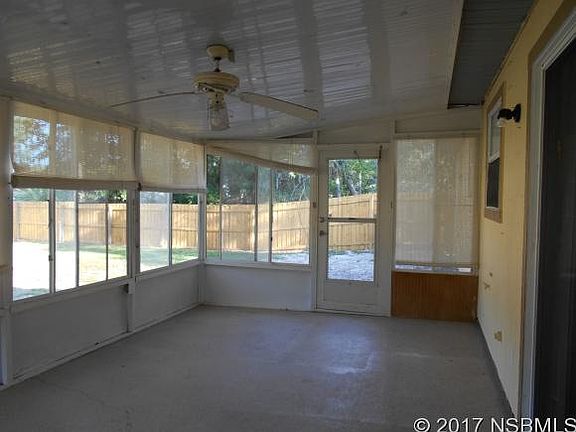 3rd image of 2512 Queen Palm Dr