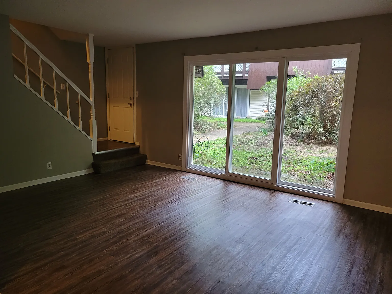 2 bed, 1000 sqft, $1,275 — Photo 4