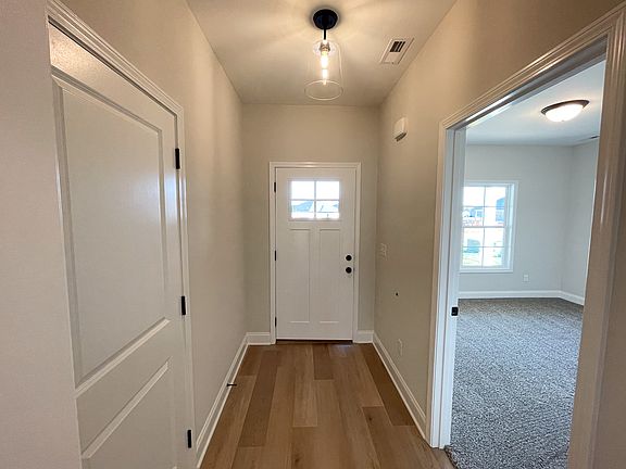 The Claiborne Plan, Foyer