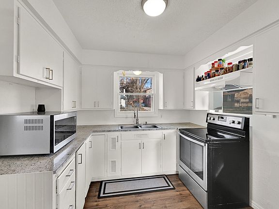 2nd image of 157 2nd St