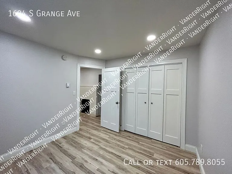 1604 S Grange Ave — Photo 6