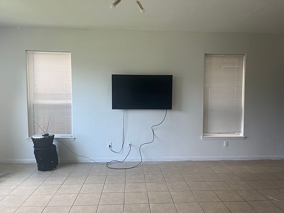 4th image of 11017 Panther Ct