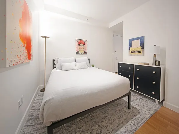 320 West 38th Street image 3 of 9