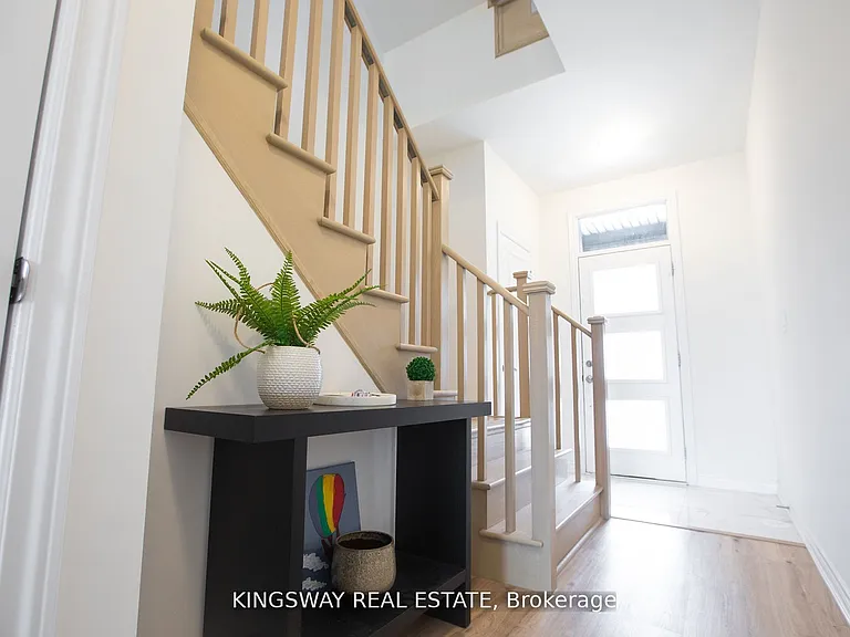 27 Paradox St — Photo 13