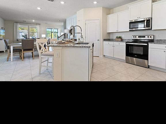 5th image of 282 Pasadena Dr
