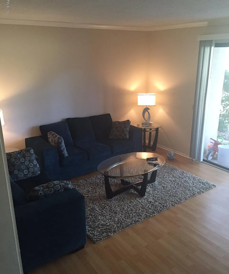 2 bed, 2.5 bath, 1389 sqft, $1,450 — Photo 4
