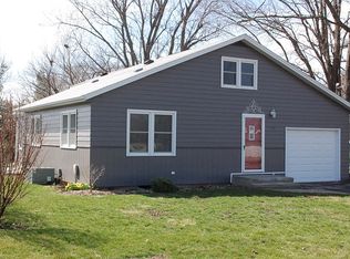309 Summit St, Center Point, IA 52213