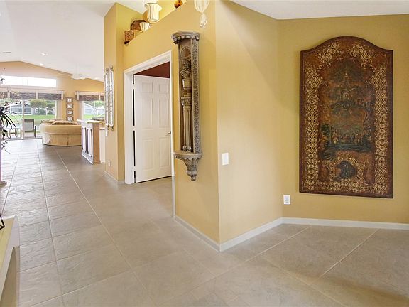 4th image of 6870 Castlemaine Avenue