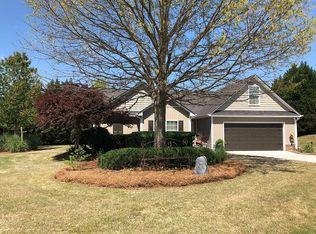 976 Compass Dr, Bethlehem, GA 30620