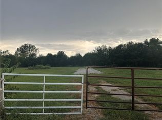 9 W 255th St, Louisburg, KS 66053