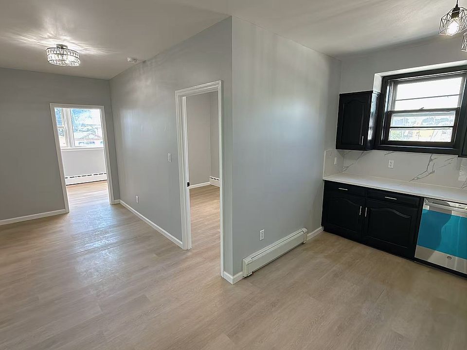 1st image of 231 Jericho Tpke Floor 1