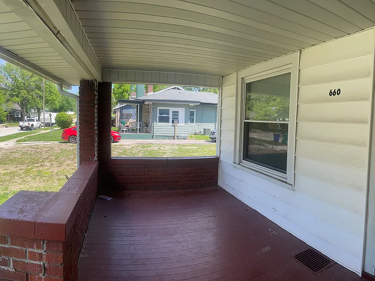660 S Haworth Ave — Photo 5