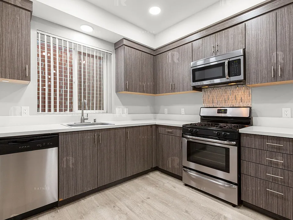 (Ar/Ji/Yo:B) 10960 Ratner Street