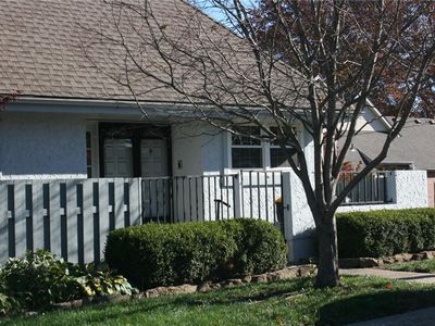 215 Woodbridge Ln, Kansas City, MO, 64145