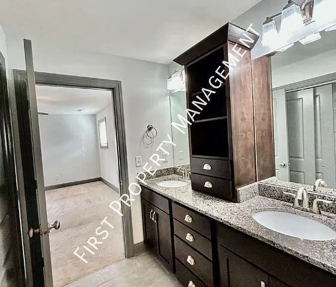2320 Ashmore Ave — Photo 38