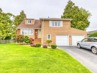 3595 Ladonia Street, Seaford, NY, 11783