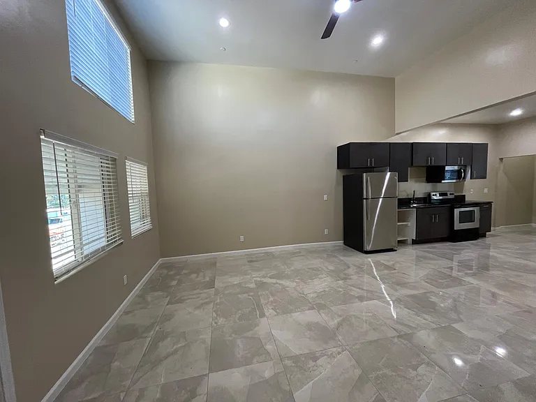 2739 Eltinge Dr — Photo 5