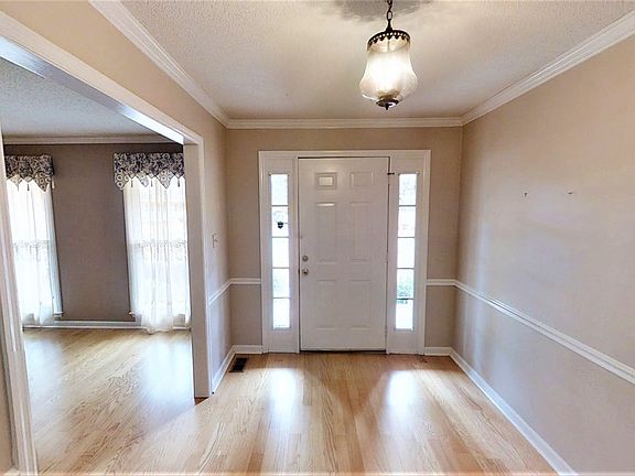 3rd image of 4175 Heathcliff Dr