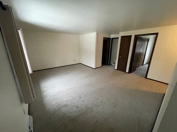 2571 Trojan Dr, Green Bay, WI 54304