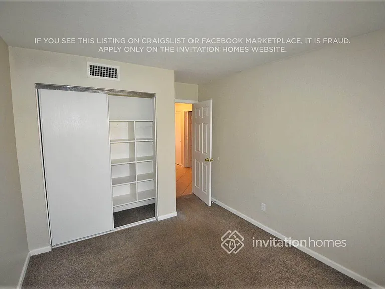 7923 W Laurel Ln — Photo 6
