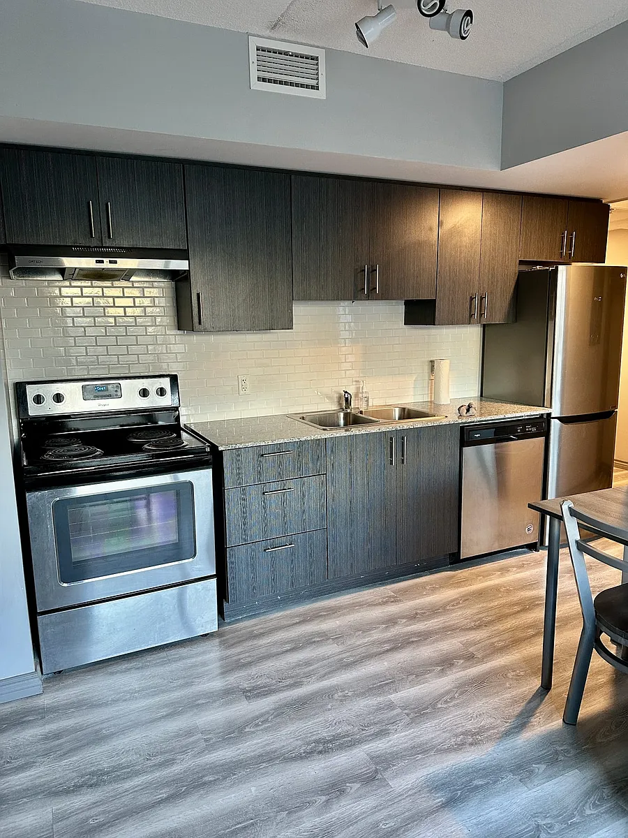Building Photo - 275 Larch St #313