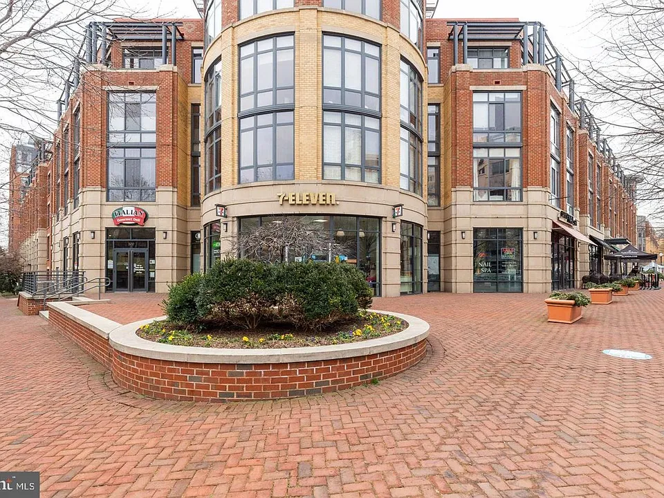 520 John Carlyle St #232