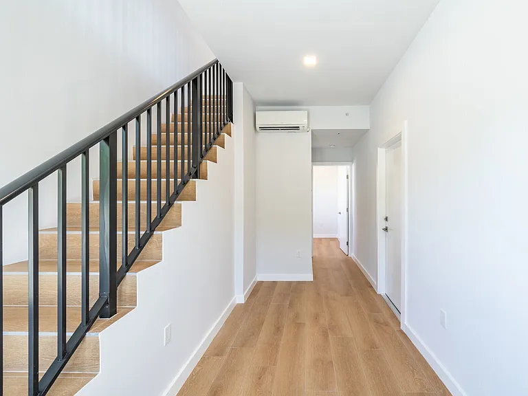 1376 SW 4th St #401 — Photo 18