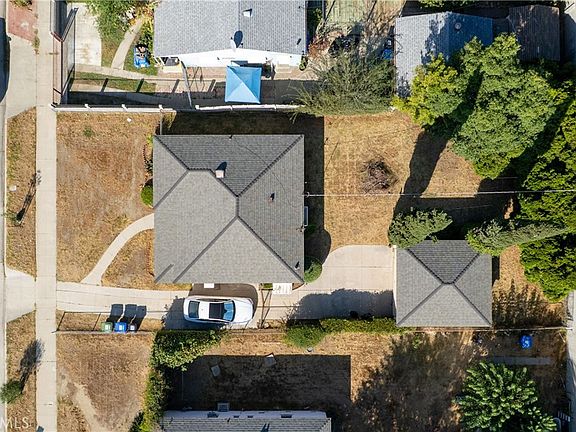 3rd image of 14005 Victory Blvd Lot 11