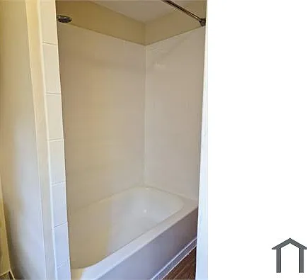 4 bed, 2000 sqft, $3,600 — Photo 4