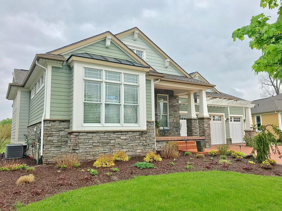 1st image of 584 Aquila Dr
